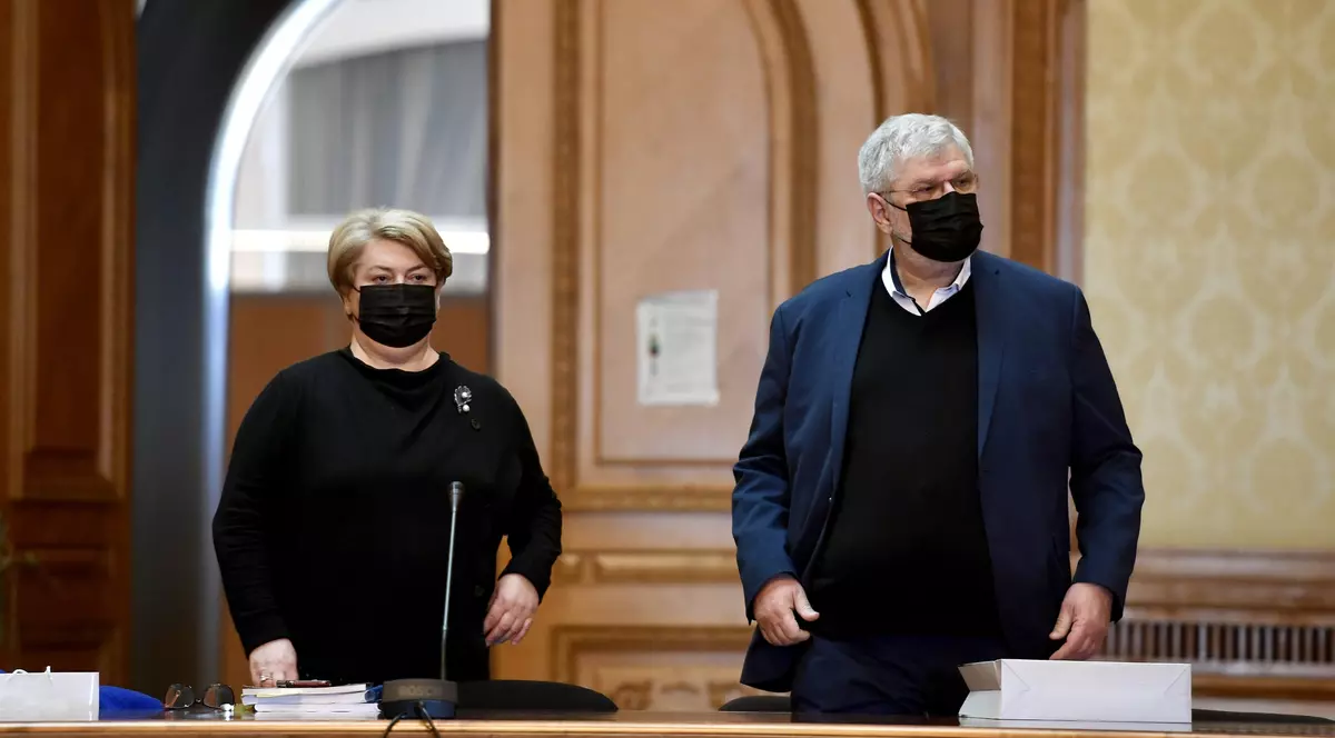 Șefii TVR și cei ai Radioului public au fost demiși de Parlament