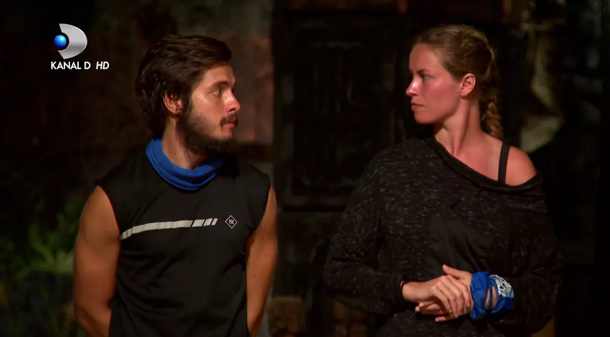 Albert și Maria de la „Survivor România”, sărut în timpul nopții. „Așa mi-a venit”