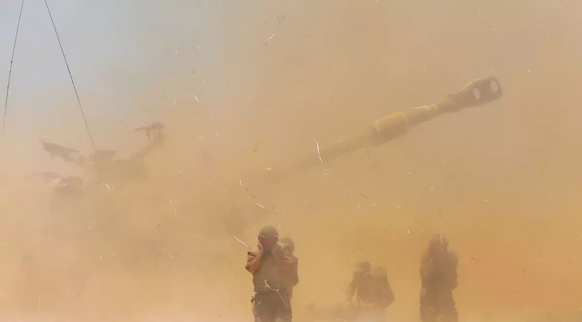 Armata israeliană face planuri pentru o invazie terestră în Gaza, în timp ce atacurile aeriene se intensifică