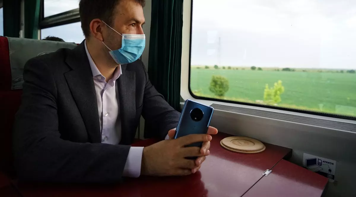 Cum vor circula „Trenurile Soarelui” către litoral, în această vară. Cătălin Drulă: „Cel mai rapid tren ajunge în două ore la mare”