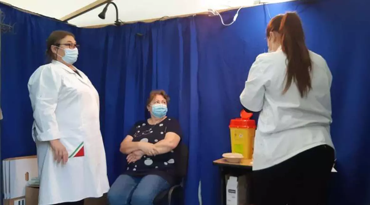 Cum a reușit un medic de familie dintr-o comună din Botoșani să vaccineze 180 de oameni în trei zile