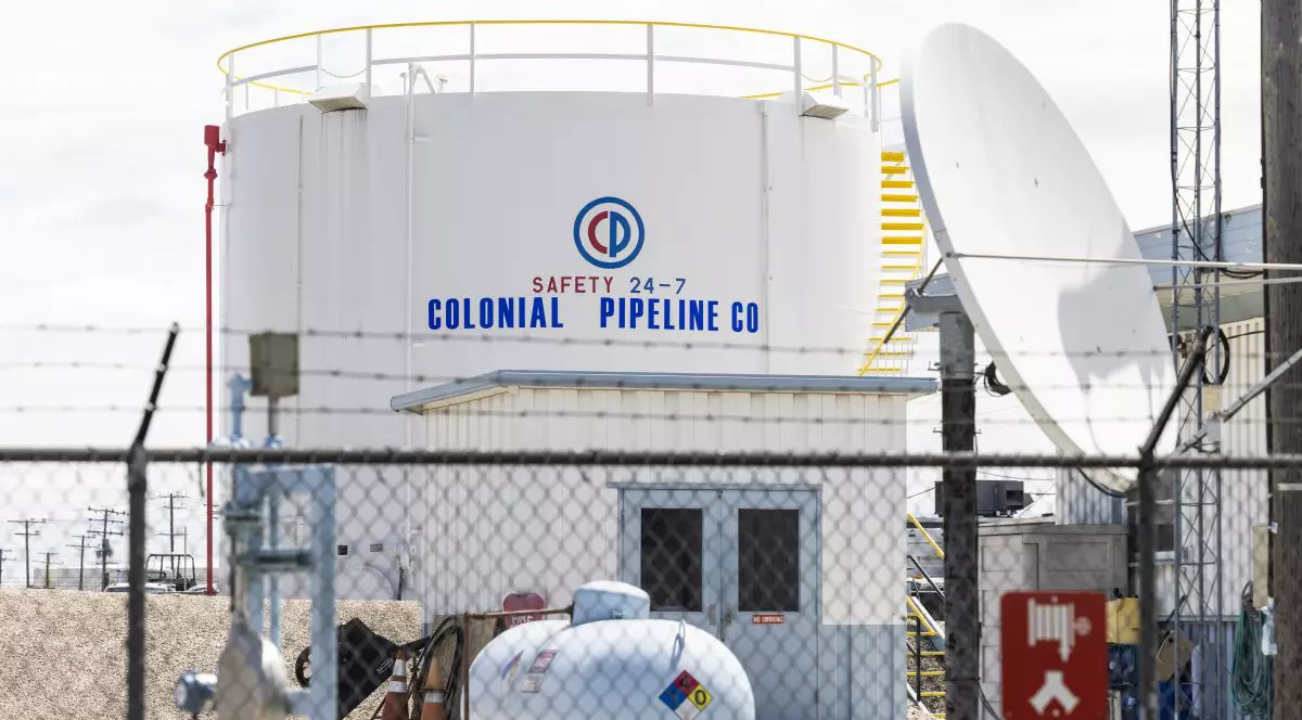 Cum a reușit o grupare de hackeri să oprească o conductă majoră de carburanți din SUA