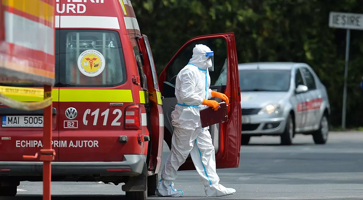 Focar de COVID în Popești-Leordeni. 35 de muncitori veniți din India, infectați