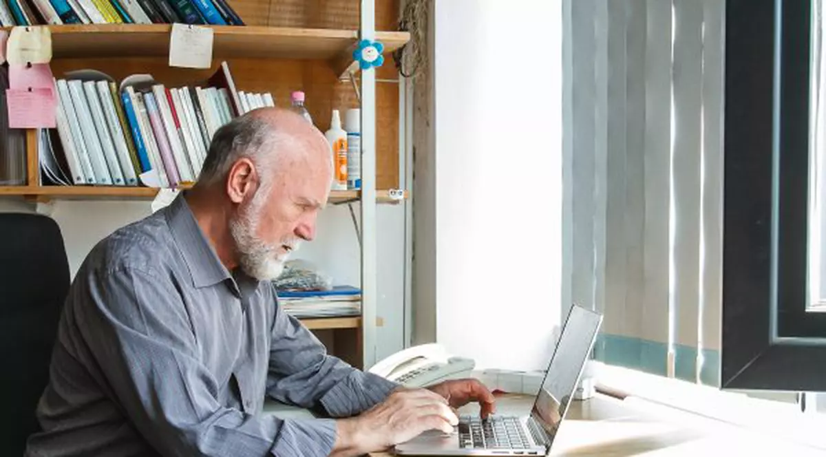 Profesorul ieșean care a digitalizat dicționarul limbii române. „După ce ai luat un bacalaureat, se mai admite să faci erori în scris?”