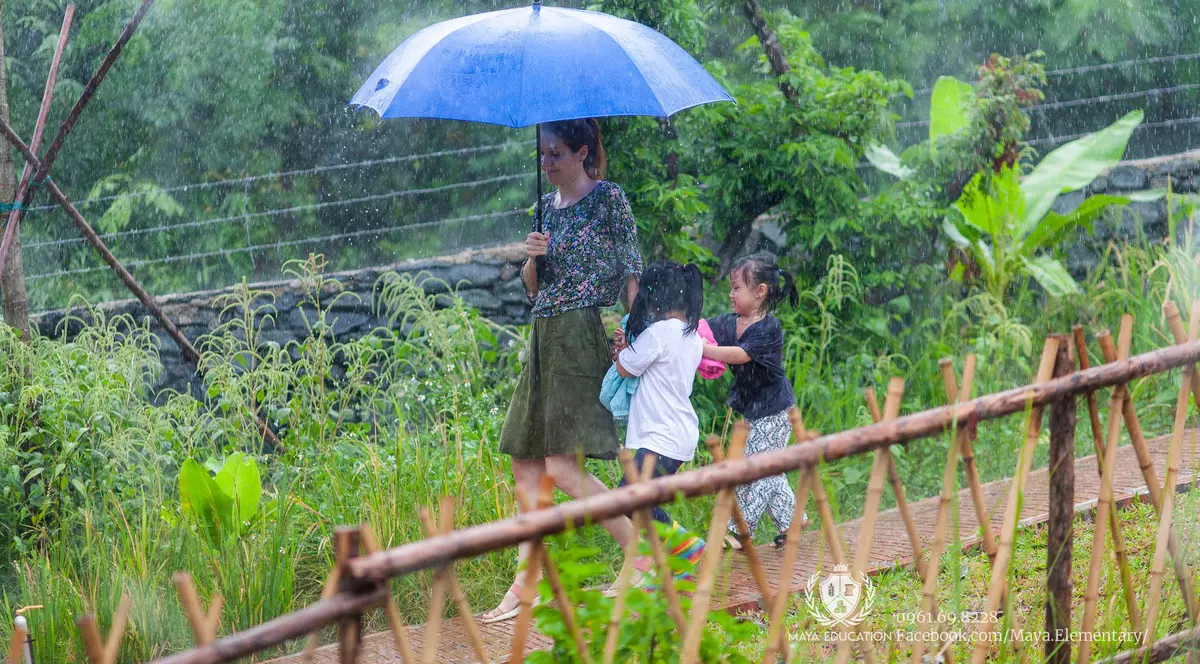 Experiența unei educatoare din Iași la o grădiniță de lux, construită în jungla vietnameză