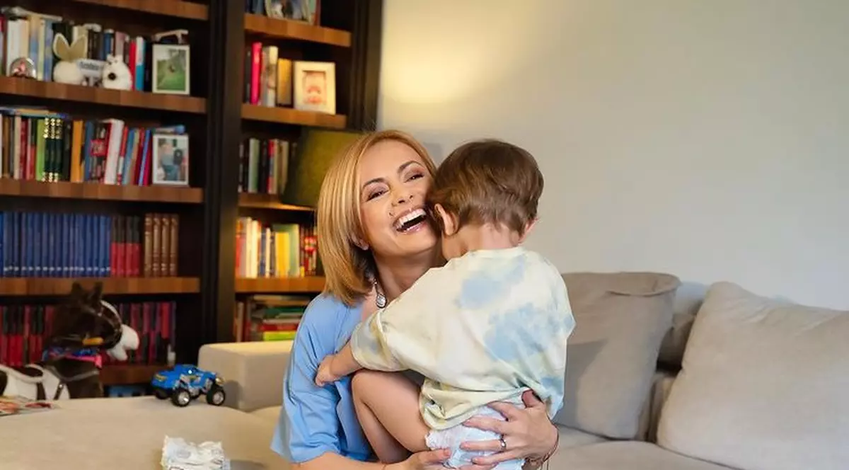 Ce obiceiuri are fiul de aproape doi ani al Simonei Gherghe. „Are energie cât zece adulți”