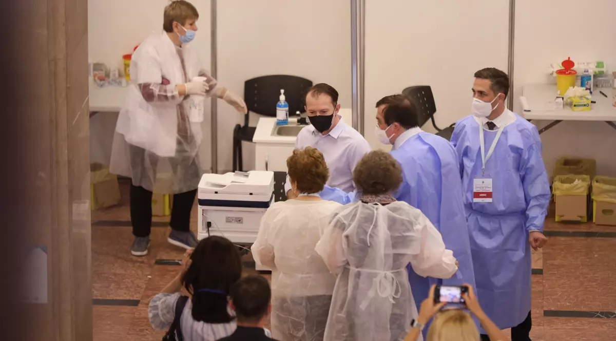 Florin Cîțu, la maratonul vaccinării: „Cu cât ne vaccinăm mai repede, cu atât revenim mai rapid la viața normală”