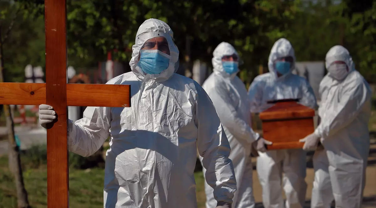 Cimitirul din București cu cele mai multe morminte pentru victimele de COVID. „Aici a ajuns toată durerea”