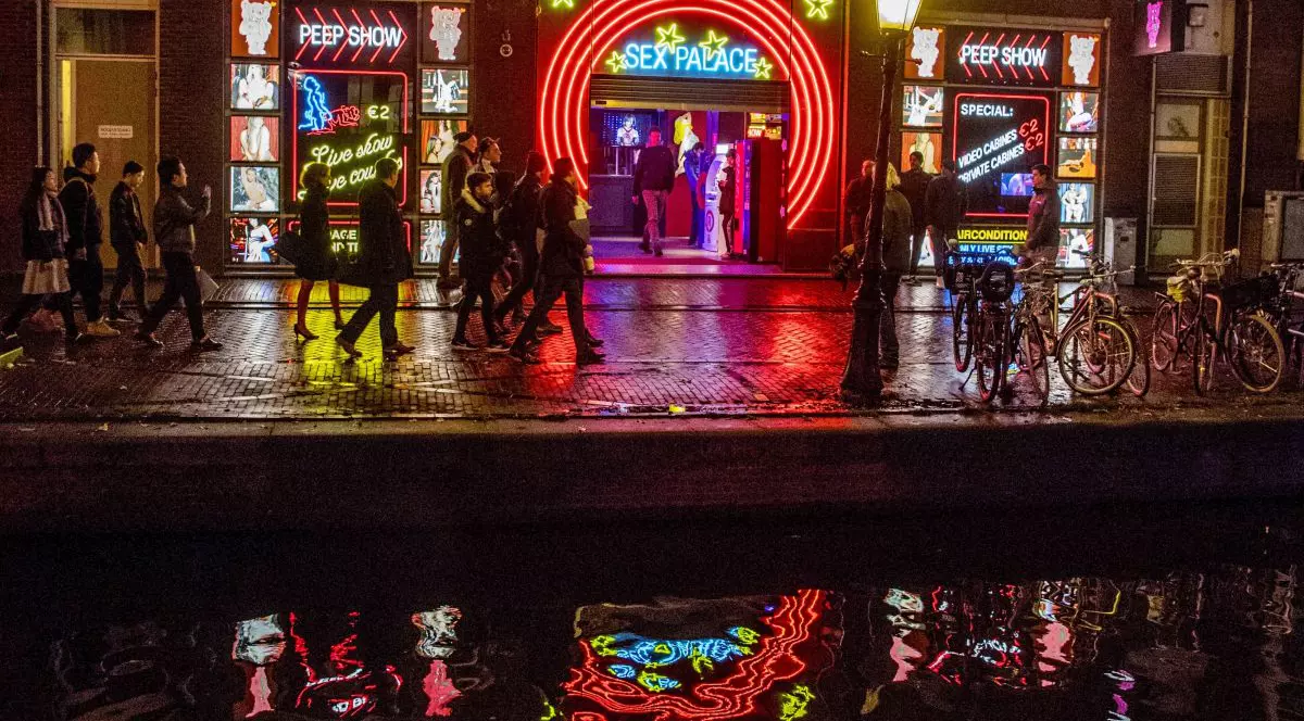 Primăria din Amsterdam mută „Cartierul roșu” în afara orașului. Motivul deciziei