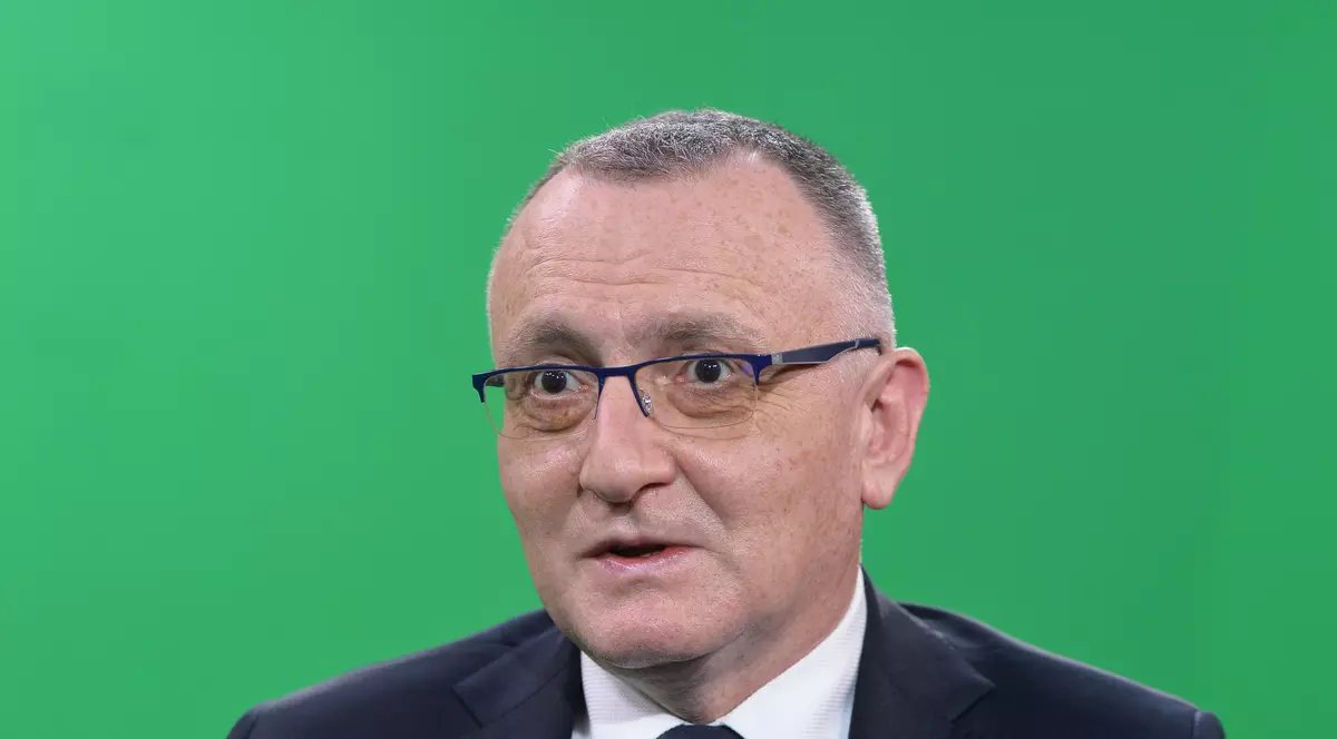 Sorin Cîmpeanu: 45.000 de elevi între 16 și 18 ani, vaccinați