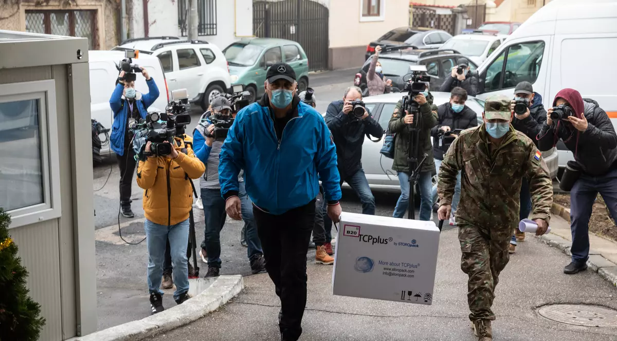 Agenţia Europeană a Medicamentului: Vaccinul Pfizer poate fi stocat timp de o lună la temperatura frigiderului