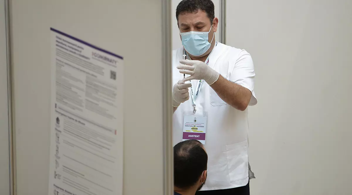 Aproape 55.700 de români s-au vaccinat anti-COVID-19 în ultimele 24 de ore