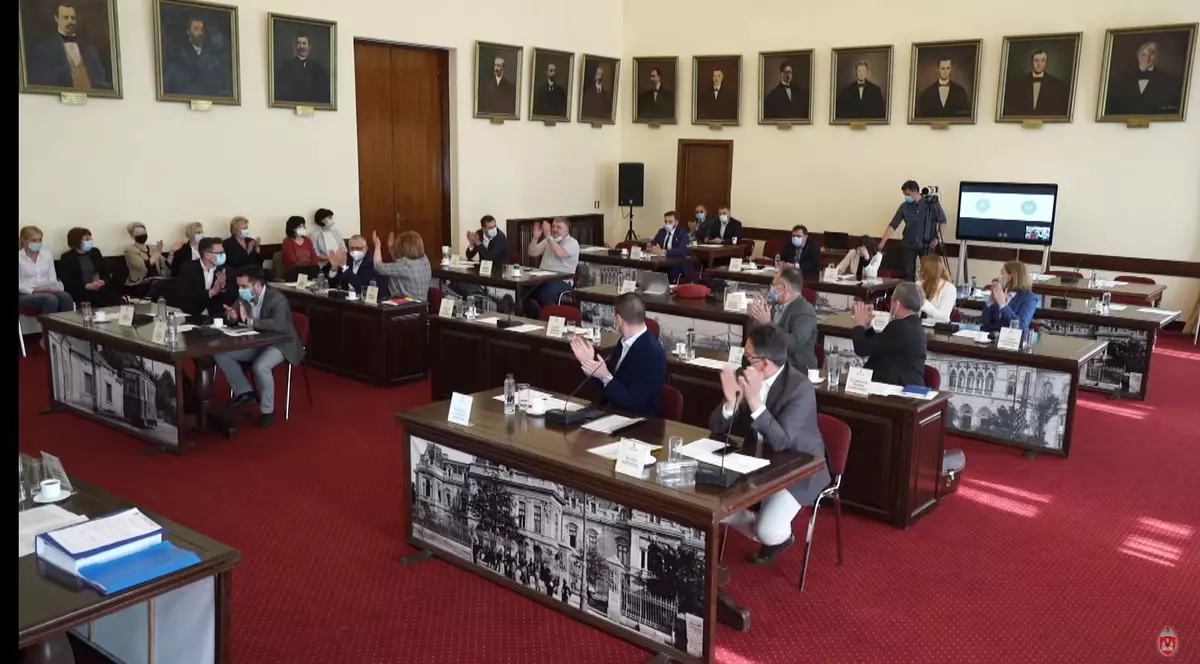 Blocajul de la Iași a luat sfârșit. Bugetul, adoptat după ce un consilier USR-PLUS a votat altfel decât colegii de partid
