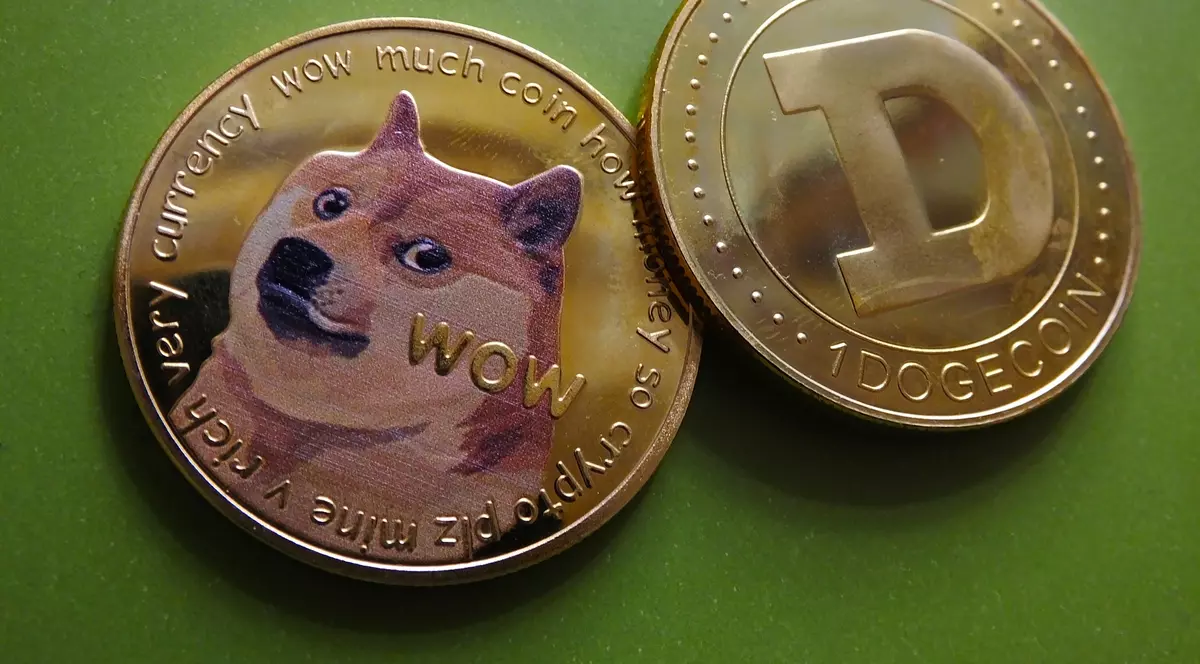 SpaceX anunță că va lansa o misiune pe Lună plătită cu criptomoneda Dogecoin