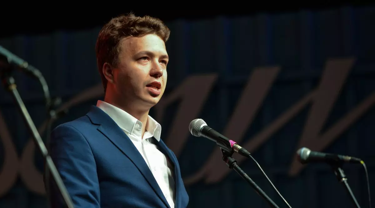 „Sunt Roman Protasevich şi sunt motivul pentru care se întâmplă toate acestea”. Mărturii din avionul deviat de Belarus