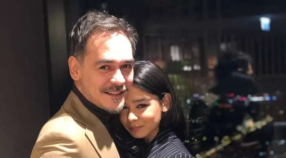 Ianca, fiica în vârstă de 16 ani a lui Răzvan Simion, are iubit. Primele imagini cu  îndrăgostiții