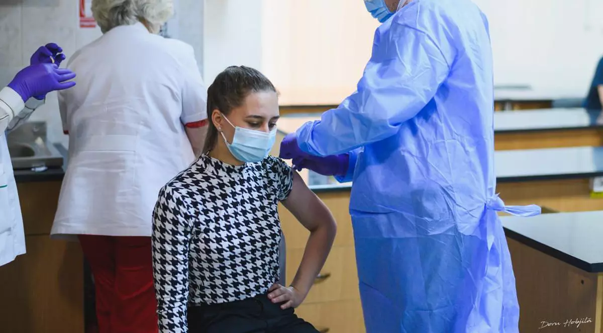 Cum explică rectorul UMF Iași decizia de a primi la examene doar studenți vaccinați sau cu test negativ