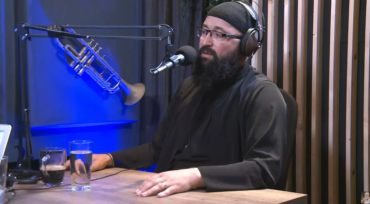 Părintele Visarion Alexa:  „Trebuie să înțelegem că viața e o chestiune complexă, cu boală, cu moarte, cu lipsuri, cu bucurie, cu prieteni, cu dușmani”