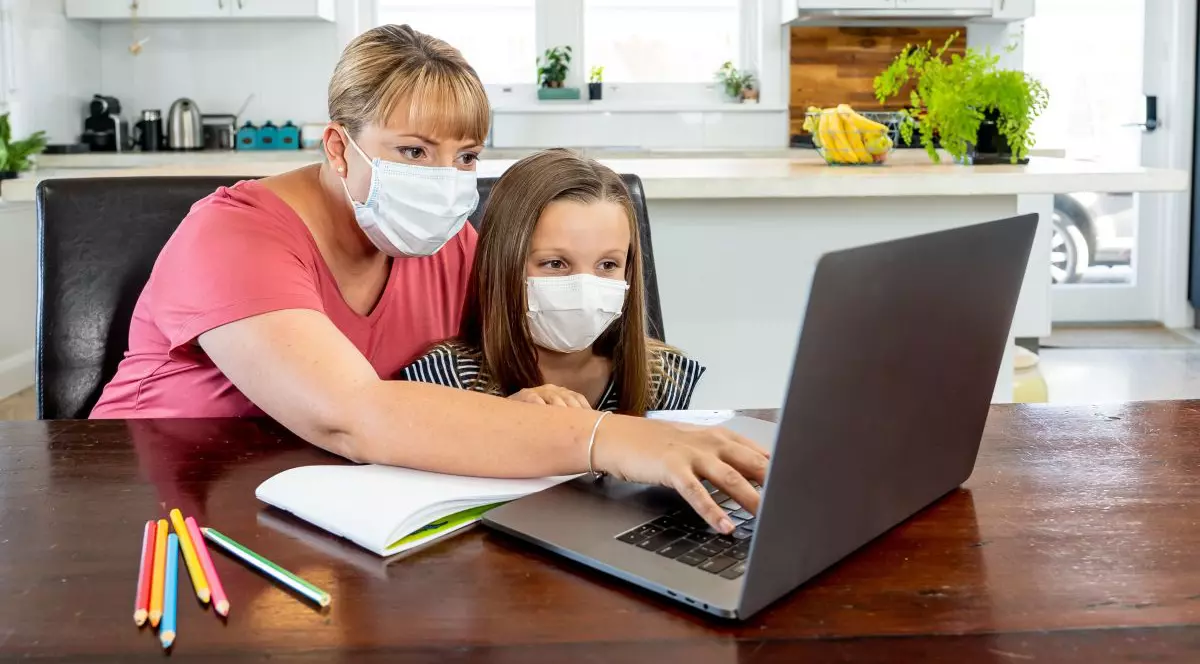 Părinții care refuză să-și trimită copiii la școală, de frica COVID: „Nu există preocupare pentru sănătatea elevilor”