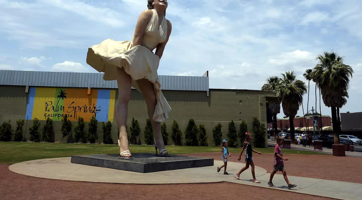 O controversată statuie a actriței Marilyn Monroe a împărțit în două un oraș din SUA. De ce au ajuns să se războiască în justiție