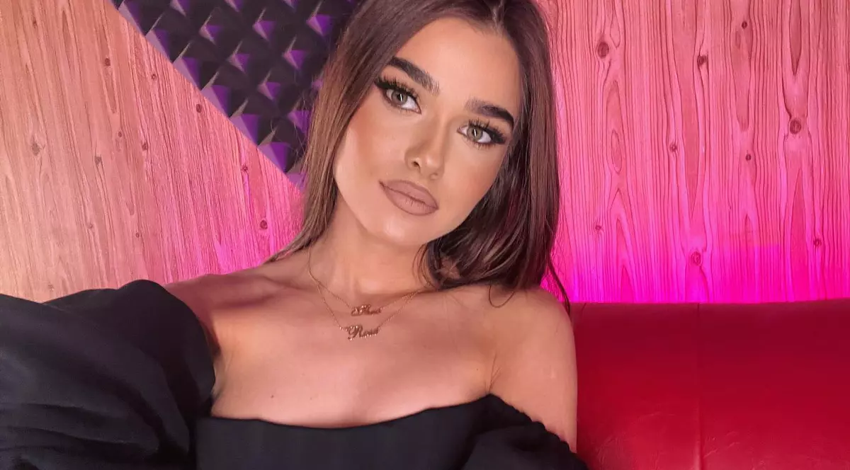 Artistei Theo Rose i s-a făcut rău în timpul unei petreceri: „Ce s-a întâmplat a fost de la anxietate!”