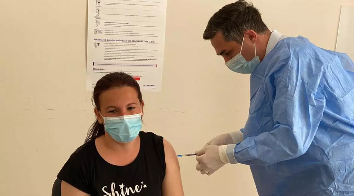 Doar 54.000 de persoane vaccinate, în ultimele 24 de ore. Numărul celor care au primit prima doză, tot mai mic