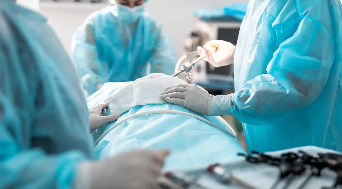 „Nu pot descrie durerea pe care am suferit-o”. Cazul unei mame care acuză că medicii au uitat instrumente medicale în corpul ei, după o cezariană