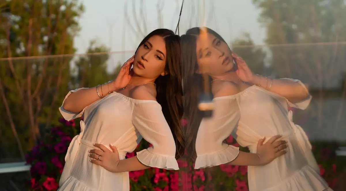 Cum arată Nicole Cherry în cel de-al doilea trimestru de sarcină. Artista a purtat cea mai scurtă rochie la un eveniment