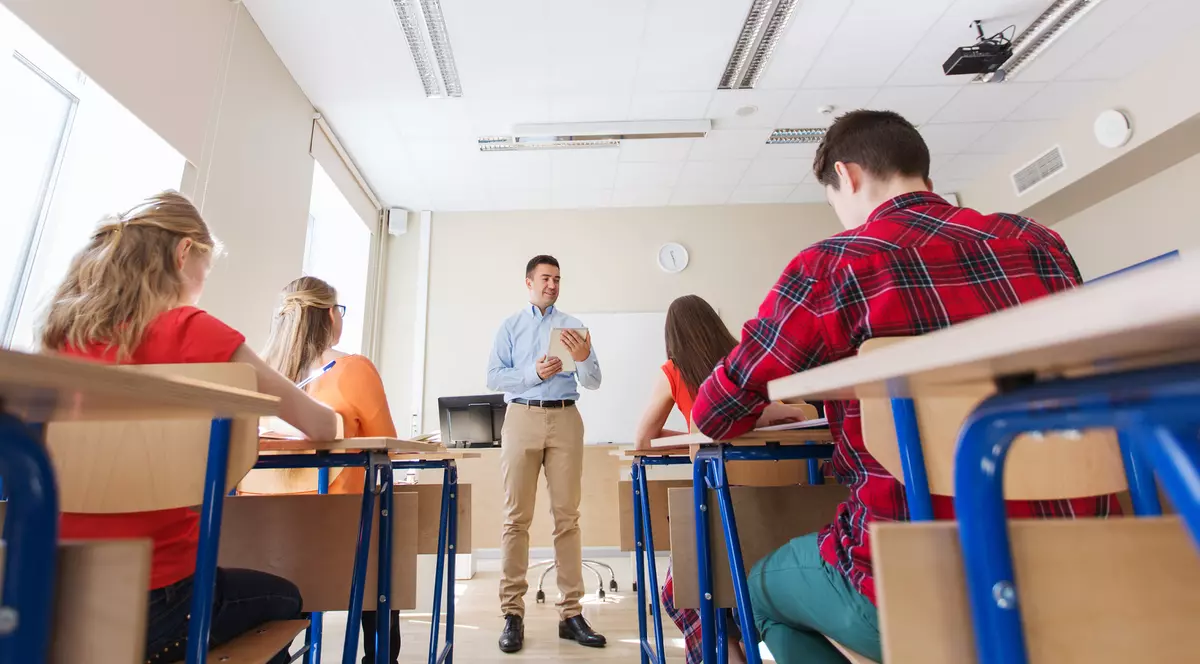 Tabăra contra orelor de educație sexuală în școli își explică argumentele: „Conținutul trebuie redat de părinți”