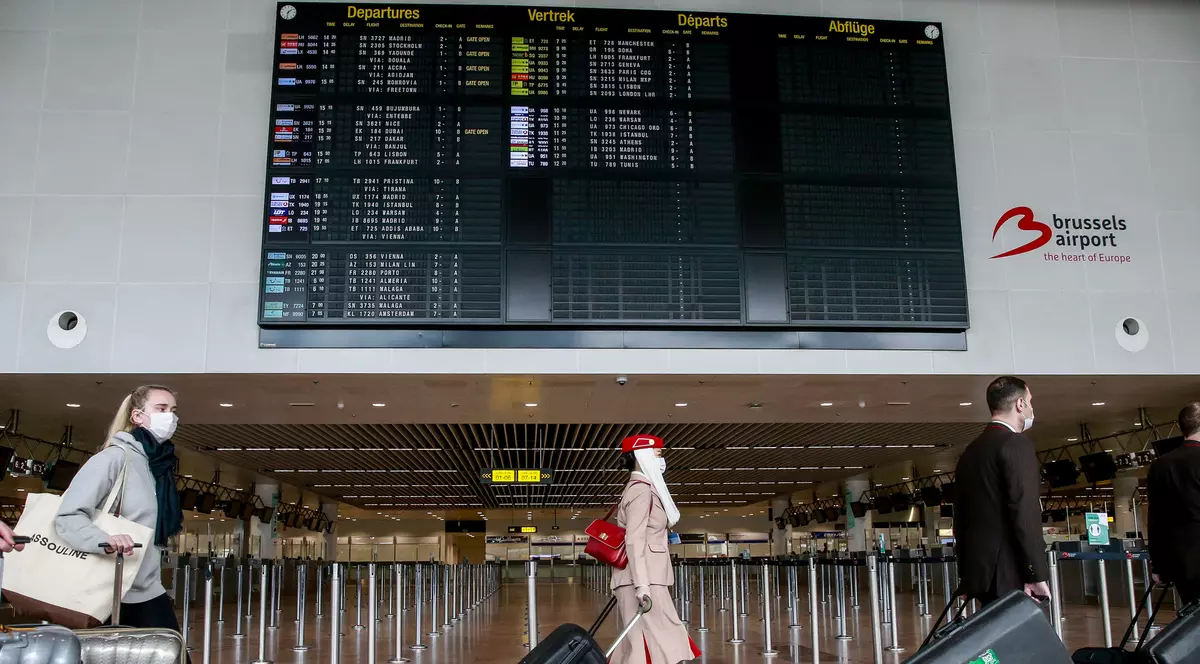 Un an de închisoare pentru un bărbat care a folosit un test PCR falsificat pe aeroportul din Bruxelles