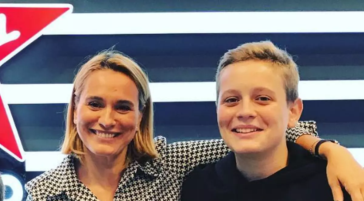 Fiul Andreei Esca a absolvit liceul. Cum a apărut prezentatoarea la ceremonia lui Aris