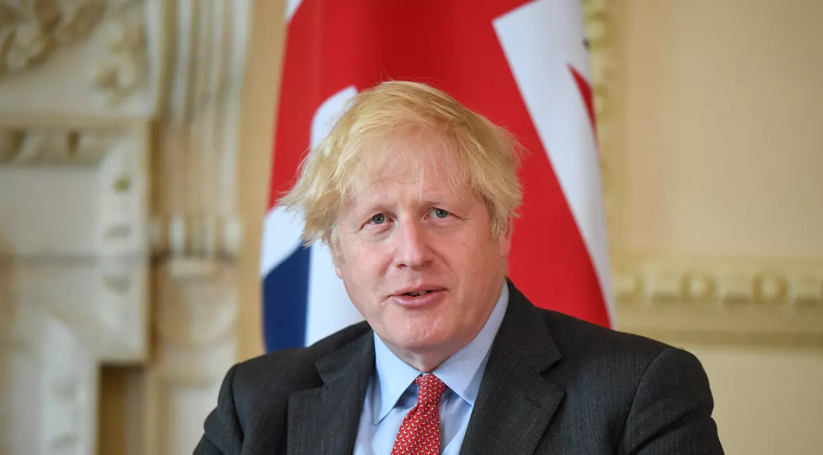 Boris Johnson se autoizoleză după ce a intrat în contact cu ministrul Sănătăţii, testat pozitiv la COVID