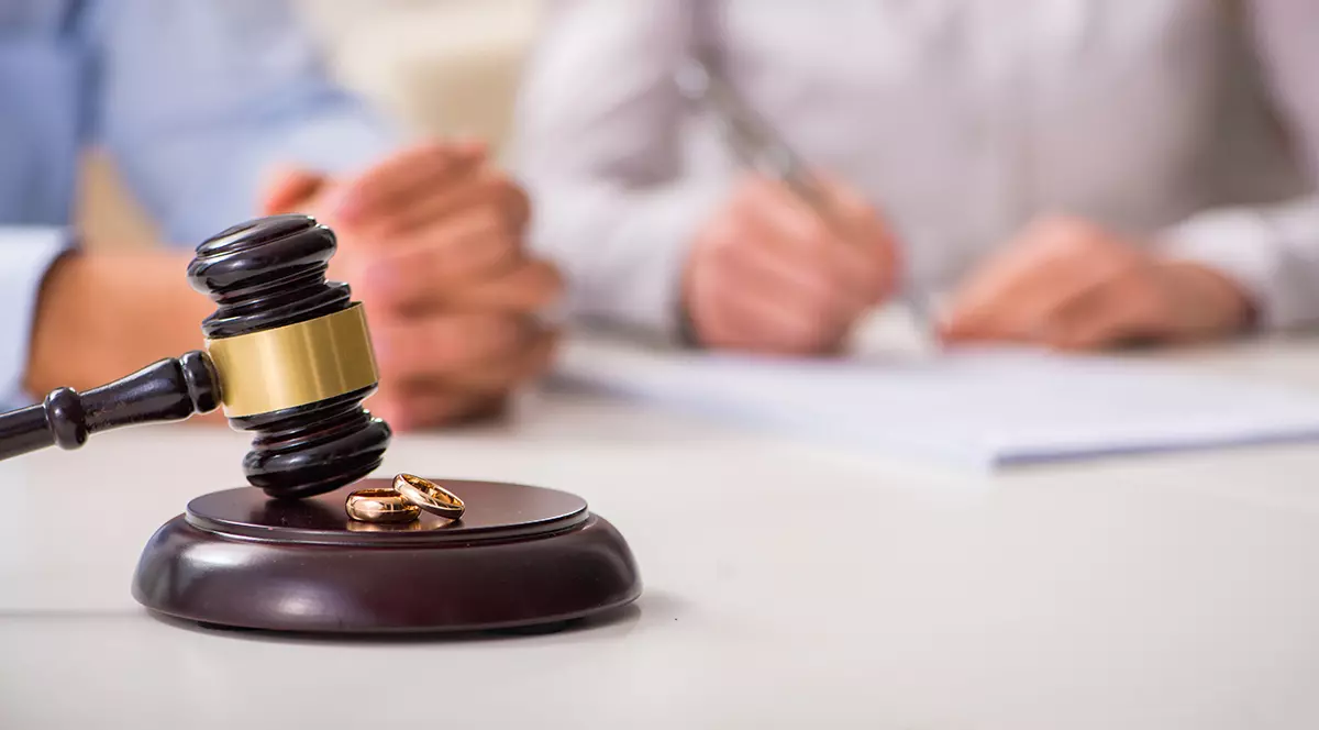 Măritate de Protecția Copilului. Cum aprobă judecătorii căsătoriile copiilor