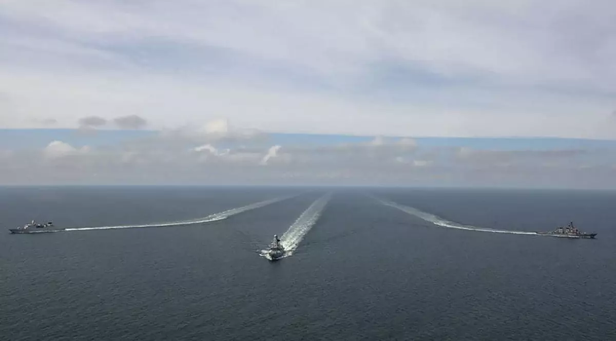 VIDEO „Dacă nu schimbi cursul, vom trage”. Filmul intervenției forțelor ruse în cazul distrugătorului britanic din Marea Neagră