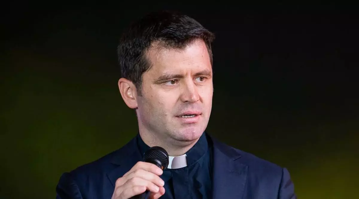 Francisc Doboș îl ironizează pe starețul din Neamț: „Vin de la Spitalul «Matei Balș». Mi-au zărit câțiva solzi”