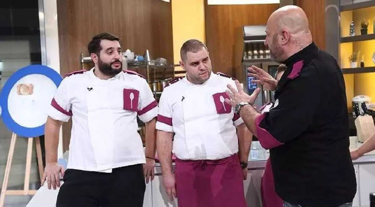 Cătălin Scărlătescu și-a salvat cuțitul de aur de la „Chefi la cuțite”. Pe cine a trimis acasă