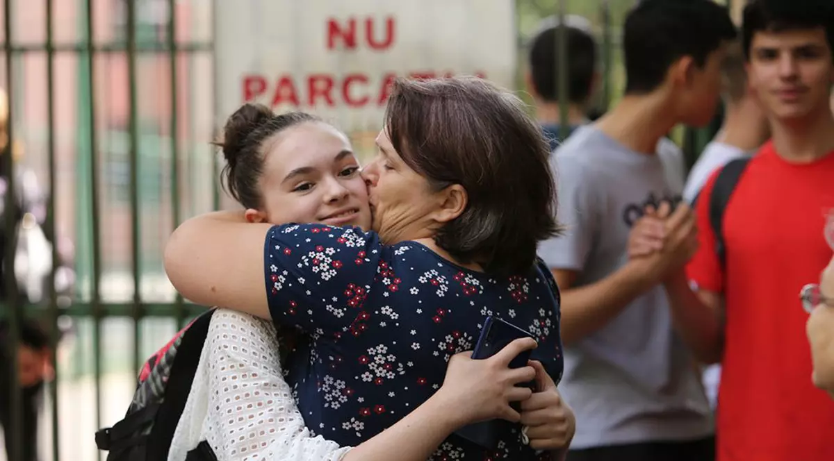 VIDEO Rezultate Evaluare Națională 2021 afișate pe EDU.RO. Câte medii de 10 s-au luat la nivel național