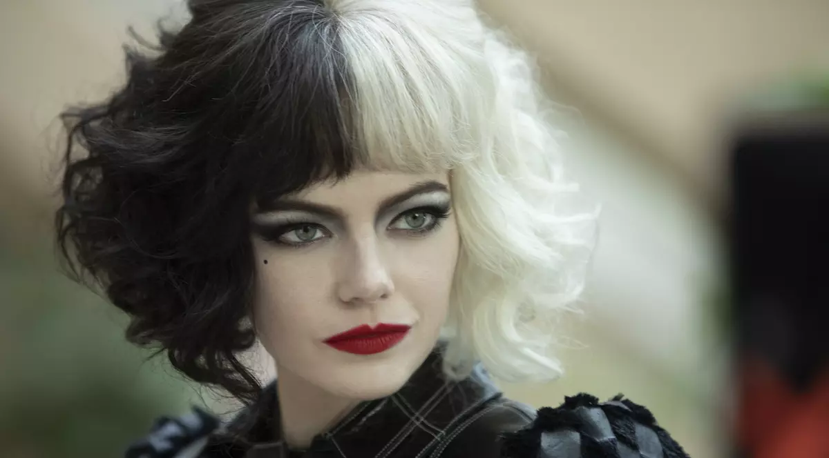 „Cruella”, remake-ul de succes care prezintă povestea celebrei răufăcătoare. Emma Stone, în rol principal