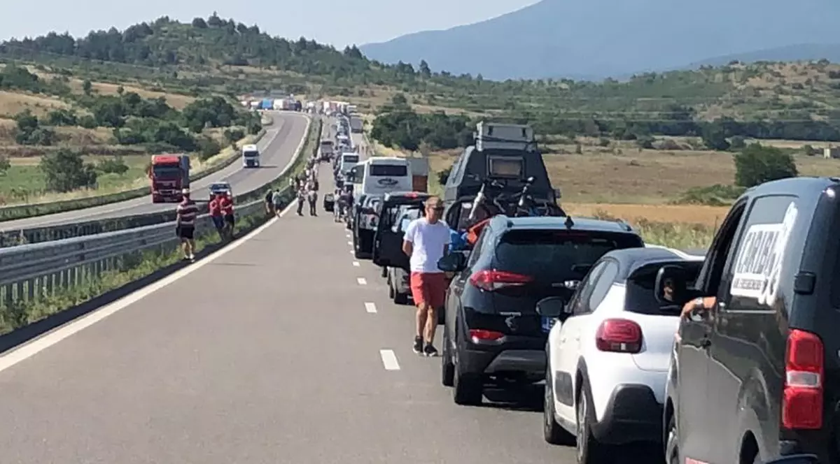 MAE invocă o traducere greșită în confuzia privind testarea românilor la intrarea în Grecia. Responsabilul pentru eroare, dat afară