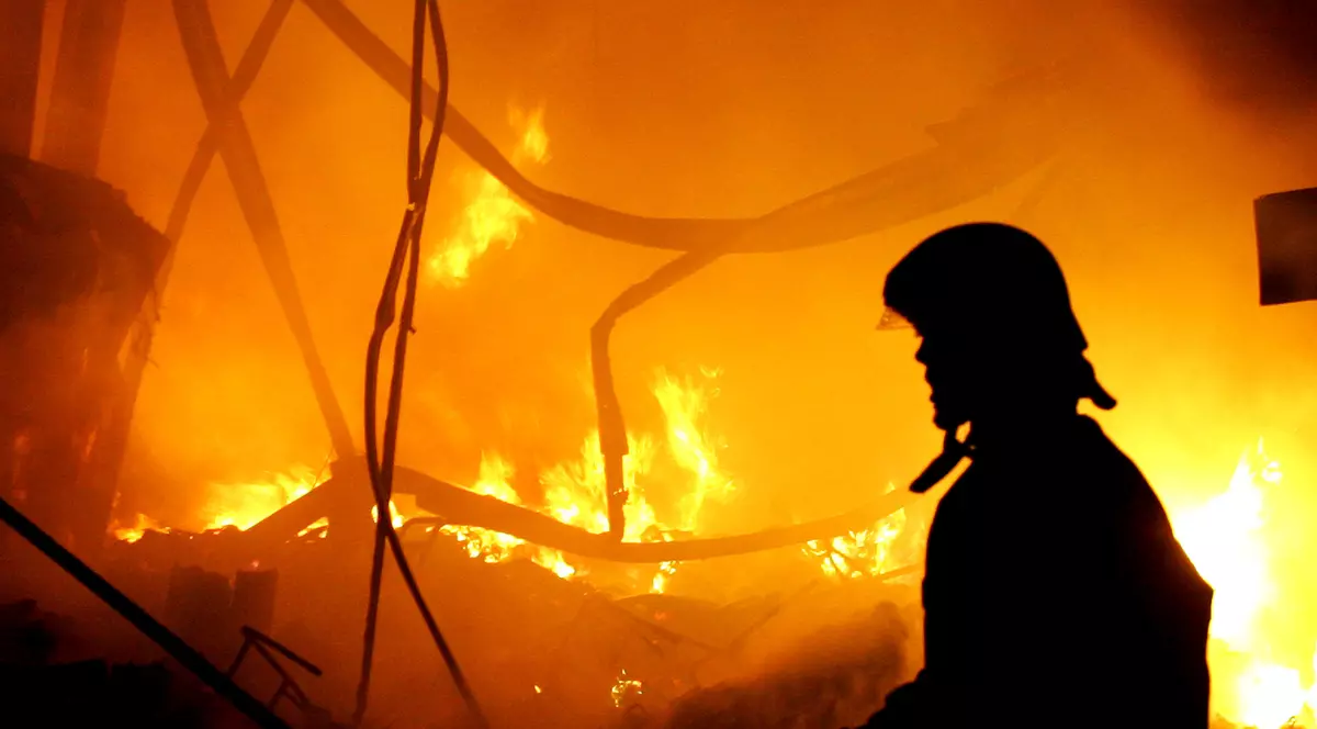 Incendiu într-un imobil din Făgăraș. Un om a murit, alți trei au fost răniți