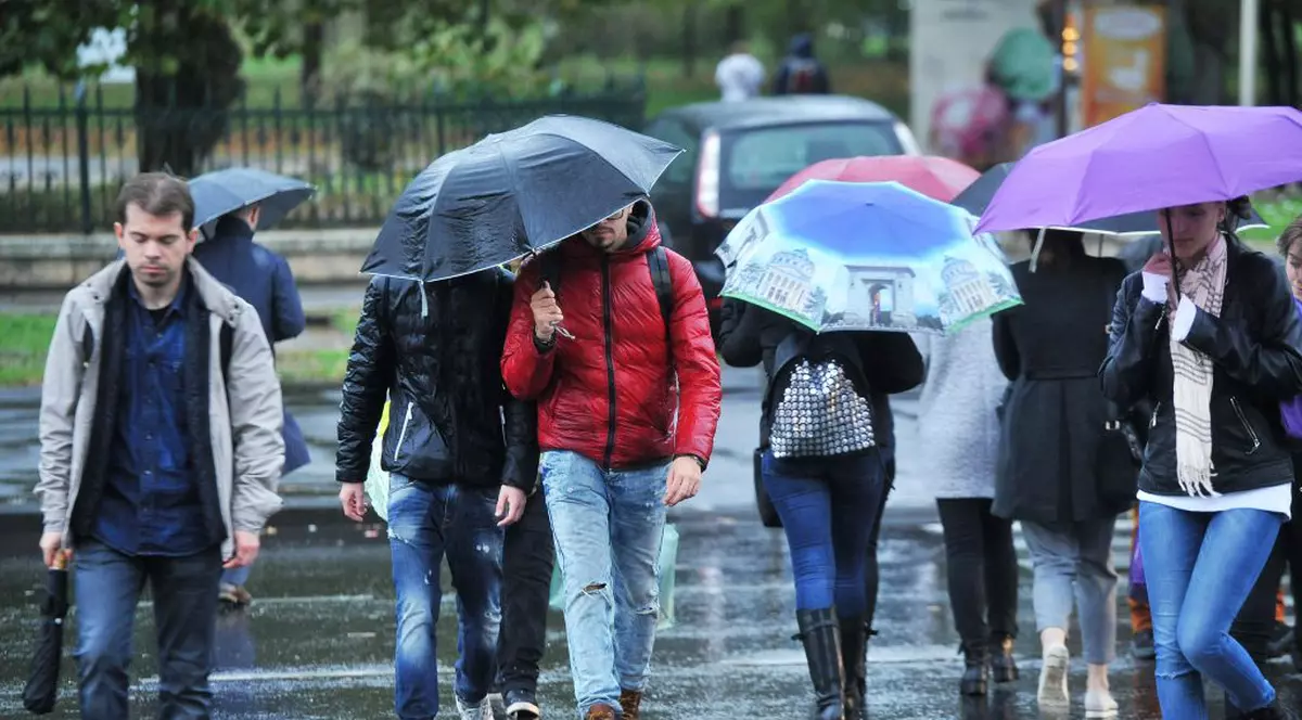 VIDEO Cod galben de ploi torenţiale, vijelii şi grindină. Harta zonelor vizate