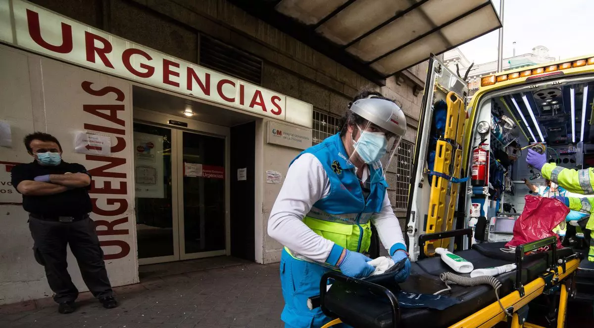 Focar de COVID în Spania, după o excursie studenţească în Baleare. Mii de tineri, în carantină