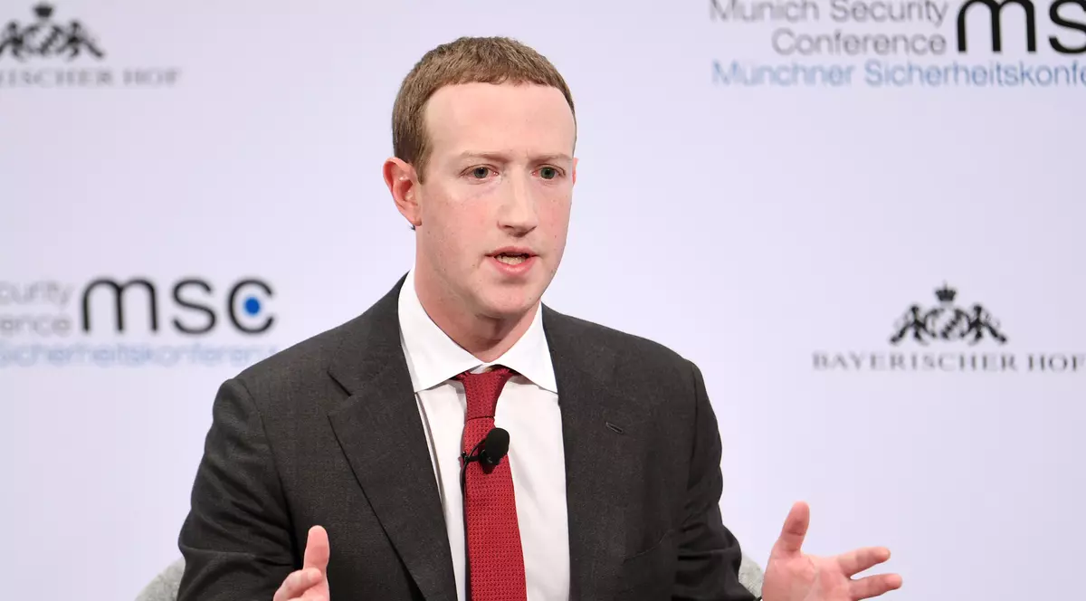 Mark Zuckerberg vrea să lucreze de acasă până la mijlocul anului viitor, pentru că e „mai fericit și mai productiv”