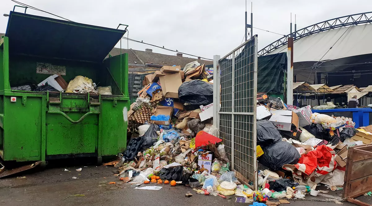 Prefect București: Romprest nu poate sista colectarea deșeurilor, iar Primăria Sectorului 1 trebuie să achite datoriile