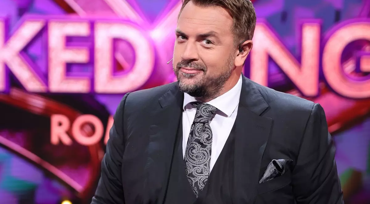 Horia Brenciu și actorul Alex Bogdan, detectivi în sezonul 2 „Masked Singer România!”