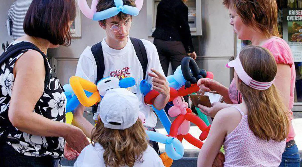 Iulian Bulai, dezvăluiri din adolescență: Făceam bani împletind baloane