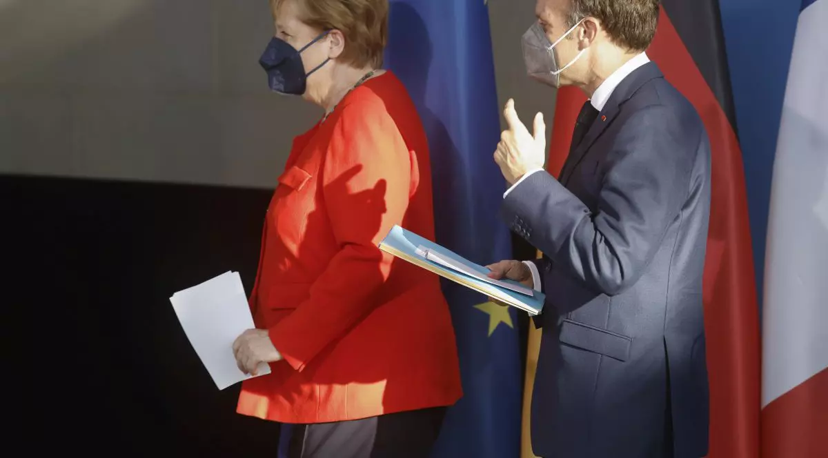 Summitul cu Rusia propus de Merkel și Macron divizează UE. Ce poziție susține Klaus Iohannis