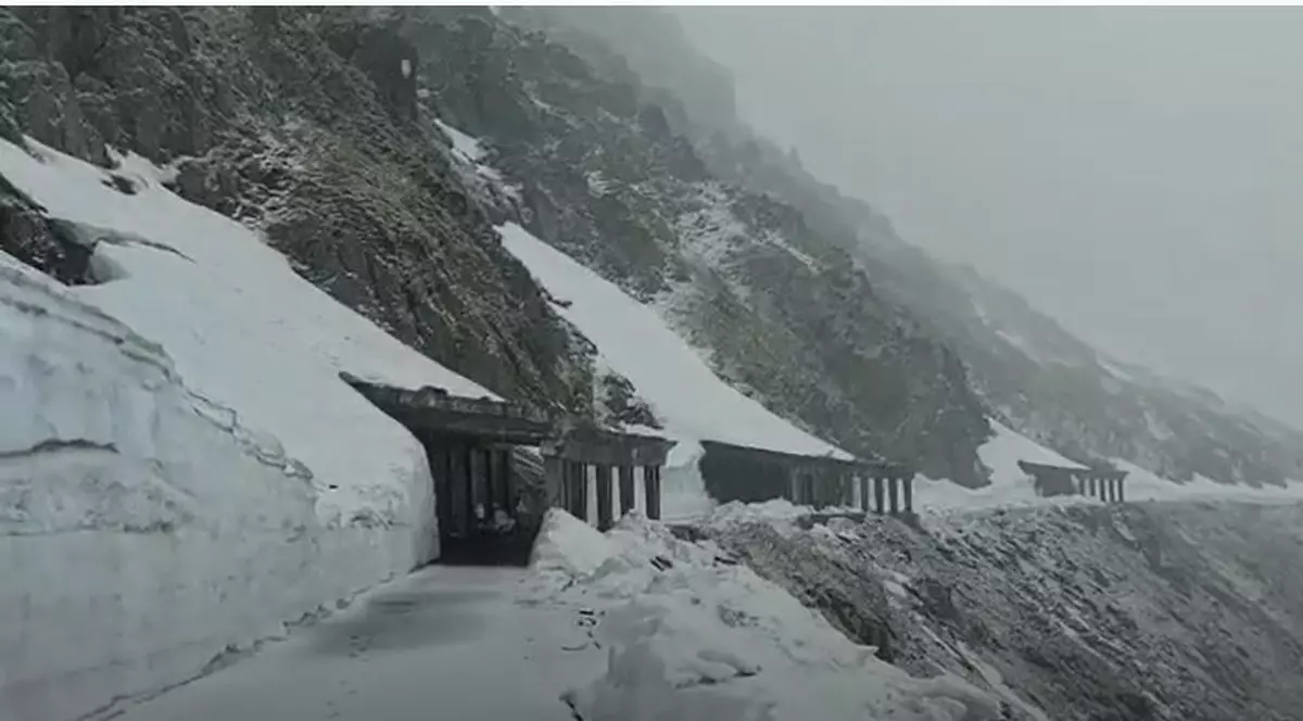 Ninsoare în mijlocul lunii iunie în Făgăraș și Bucegi