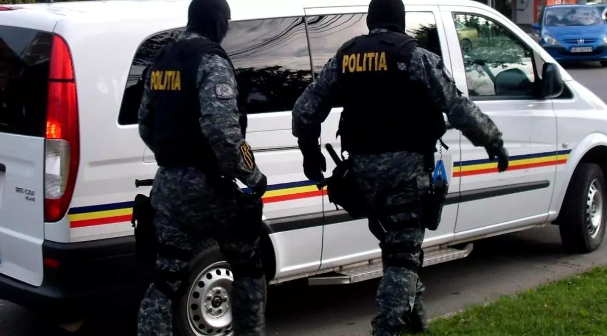 VIDEO O femeie din București a fost omorâtă de iubit, sub ochii rudelor. Agresorul s-a sinucis