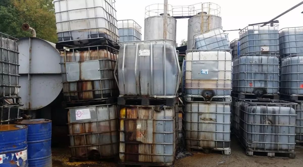 Firmă din București trimisă în judecată pentru poluarea masivă a solului și a apei